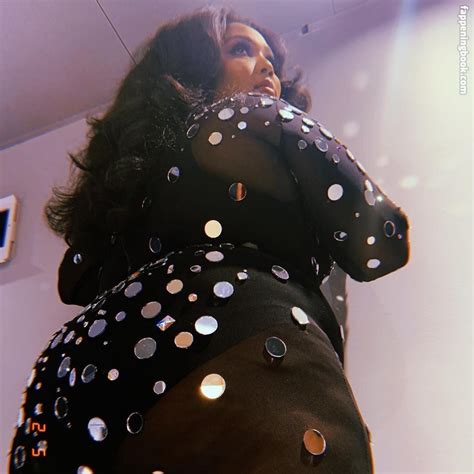 lizzo nackt|Lizzo Nude, OnlyFans Leaks, Fappening